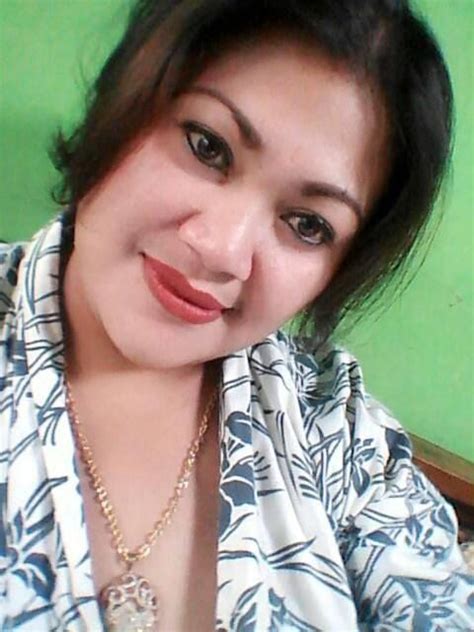 Tante Paruh Baya Indonesia